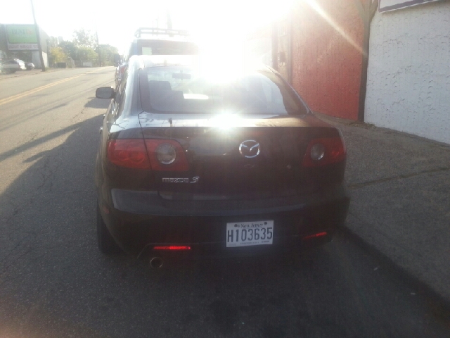 Mazda Mazda3 2004 photo 2