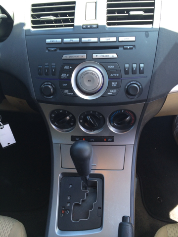 Mazda Mazda3 2010 photo 2