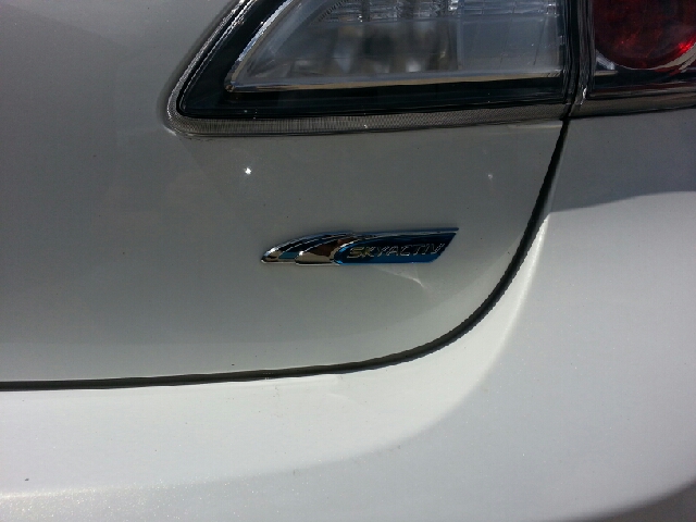 Mazda Mazda3 2012 photo 2