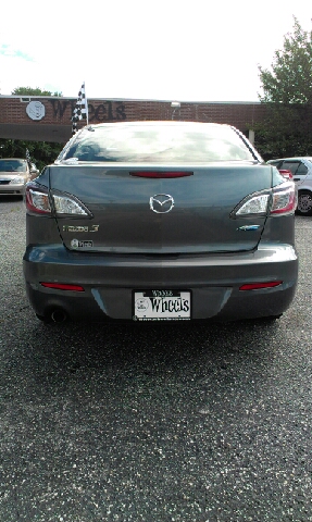 Mazda Mazda3 Supercharged 4x4 SUV Sedan