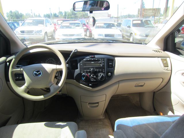 Mazda MPV 2000 photo 2