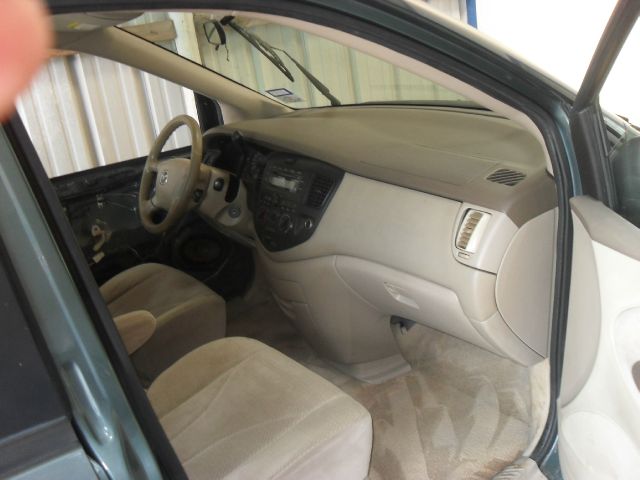 Mazda MPV 2001 photo 3