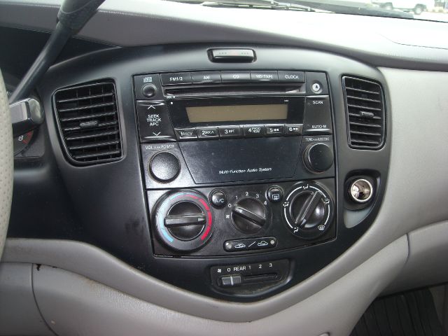 Mazda MPV 2003 photo 3