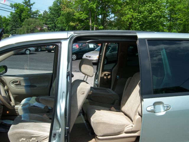 Mazda MPV 2003 photo 16