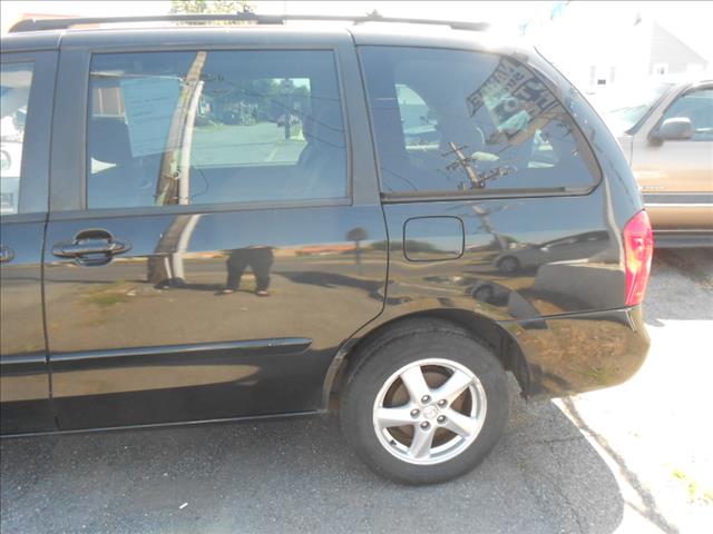 Mazda MPV 2003 photo 2