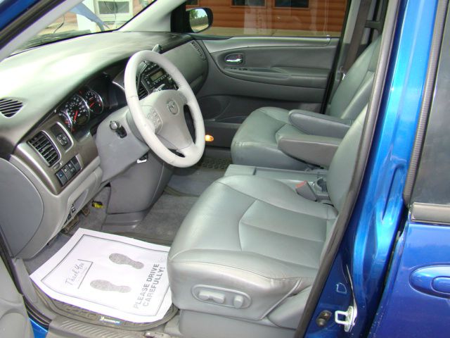 Mazda MPV 2004 photo 2