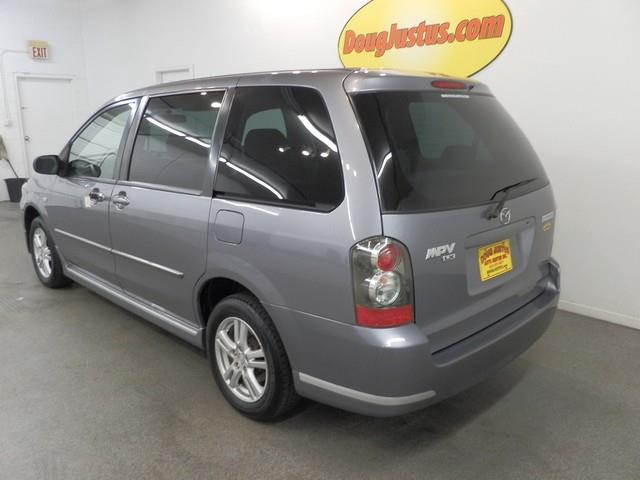 Mazda MPV 2005 photo 1