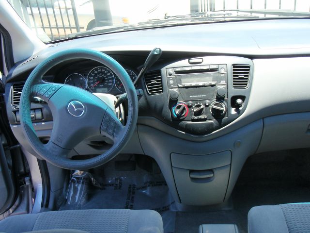 Mazda MPV 2005 photo 2
