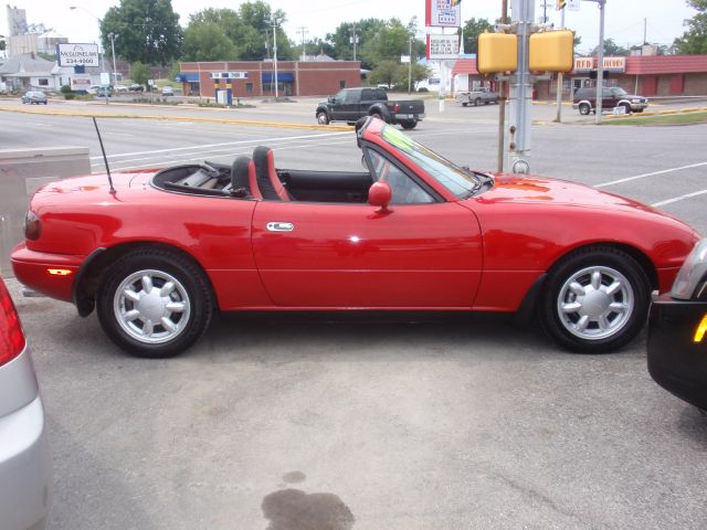 Mazda MX-5 Miata Base Convertible