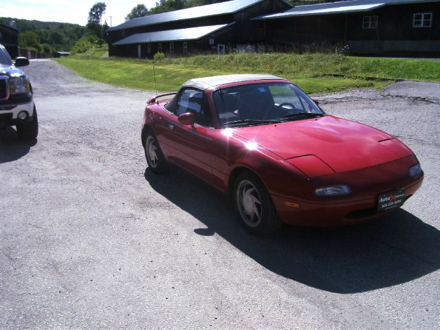 Mazda MX-5 Miata Base Convertible