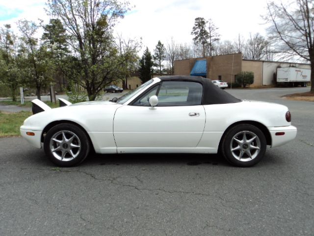 Mazda MX-5 Miata 1990 photo 4