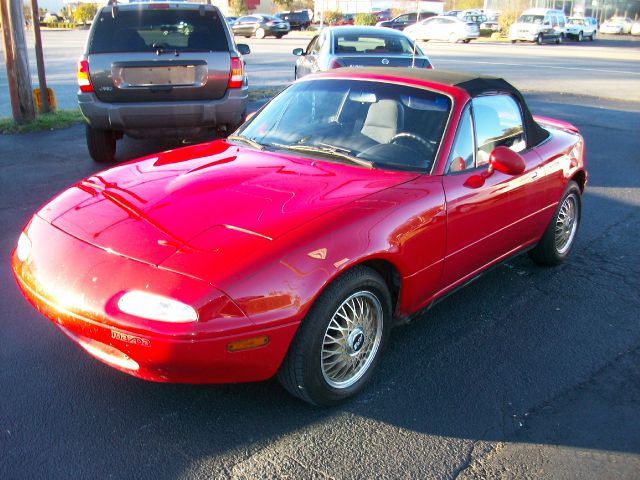 Mazda MX-5 Miata 1991 photo 2