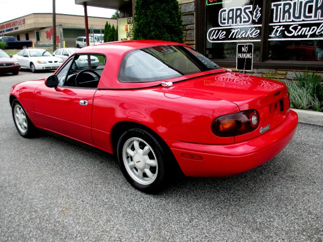 Mazda MX-5 Miata 1991 photo 2
