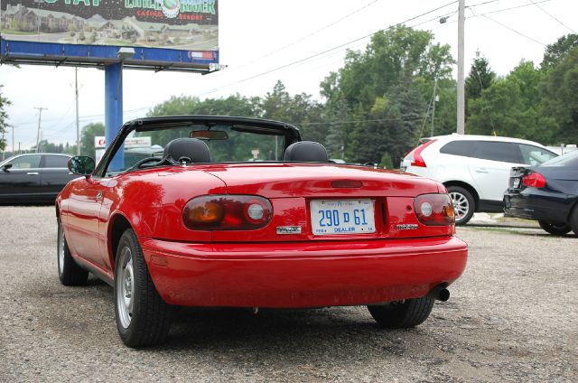 Mazda MX-5 Miata Base Convertible