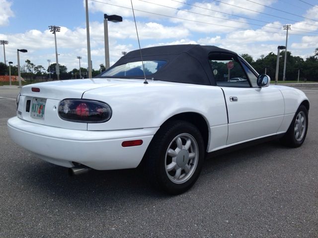 Mazda MX-5 Miata 1992 photo 3