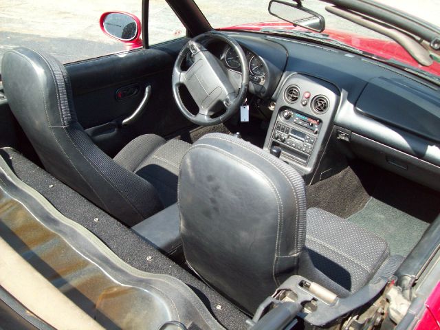 Mazda MX-5 Miata 1995 photo 2