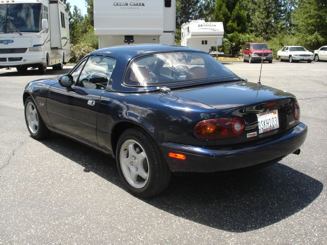 Mazda MX-5 Miata Base XE GLE GXE Convertible