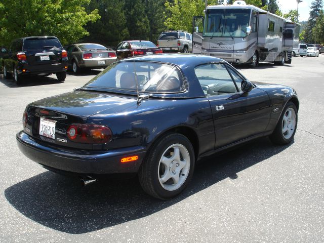Mazda MX-5 Miata 1996 photo 2