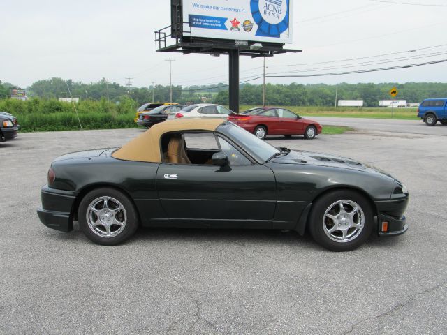 Mazda MX-5 Miata 1997 photo 4