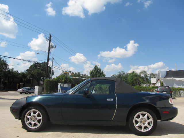 Mazda MX-5 Miata 1997 photo 2