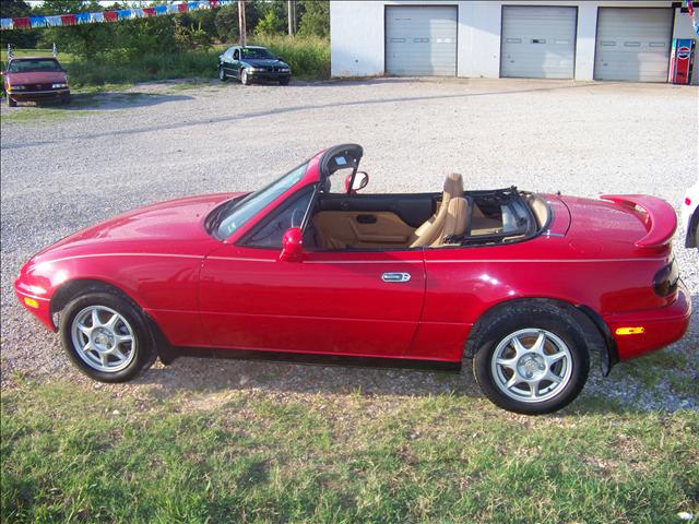 Mazda MX-5 Miata 1997 photo 2