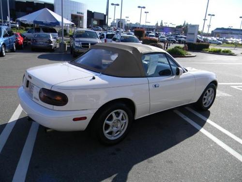 Mazda MX-5 Miata 1997 photo 2