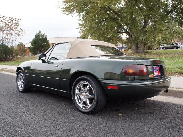 Mazda MX-5 Miata 1997 photo 2