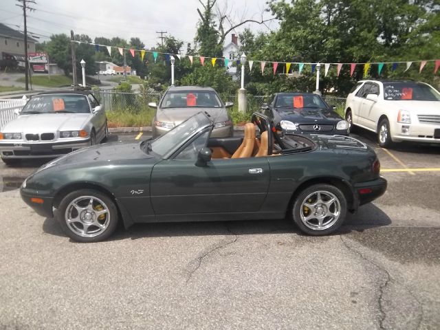 Mazda MX-5 Miata 1997 photo 2
