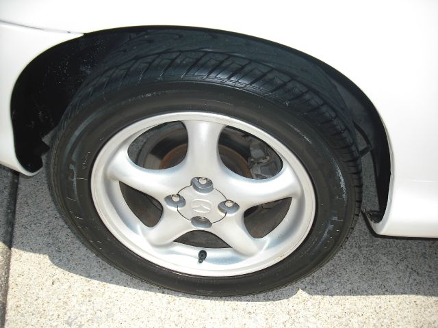 Mazda MX-5 Miata Base Convertible