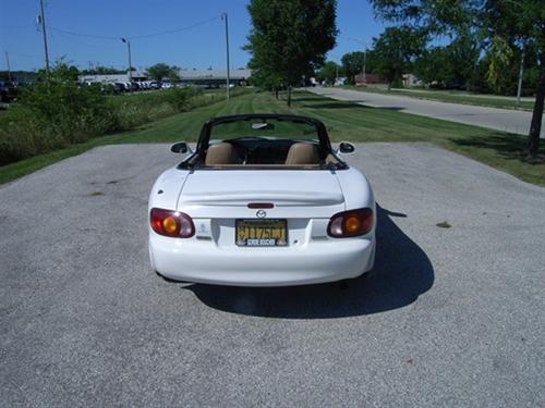 Mazda MX-5 Miata 1999 photo 2