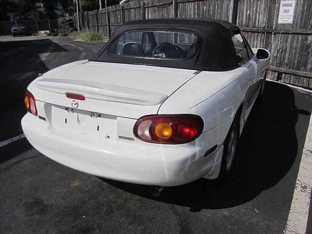 Mazda MX-5 Miata 1999 photo 4