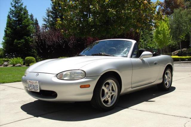 Mazda MX-5 Miata 1999 photo 3
