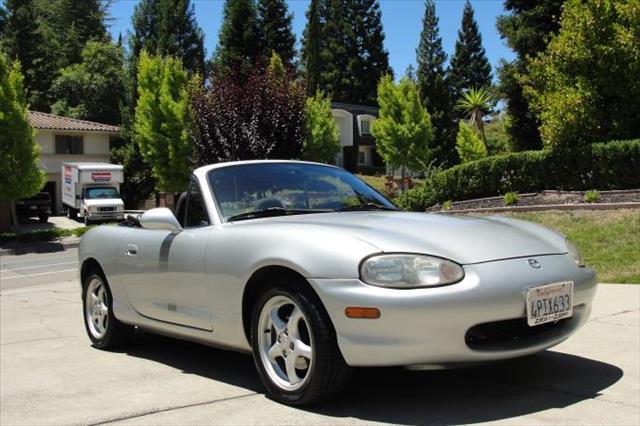 Mazda MX-5 Miata 1999 photo 4
