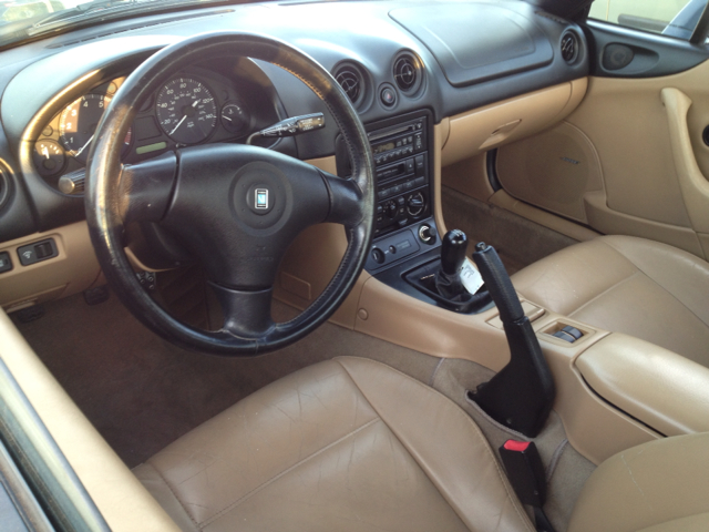 Mazda MX-5 Miata 1999 photo 2