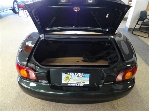 Mazda MX-5 Miata 2000 photo 2