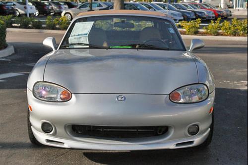 Mazda MX-5 Miata 2000 photo 2