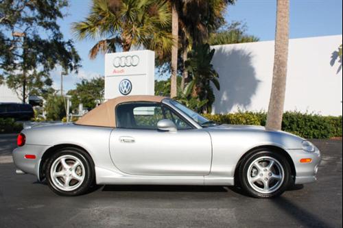 Mazda MX-5 Miata 2000 photo 4