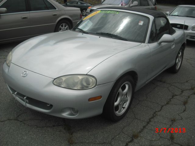 Mazda MX-5 Miata Base Convertible