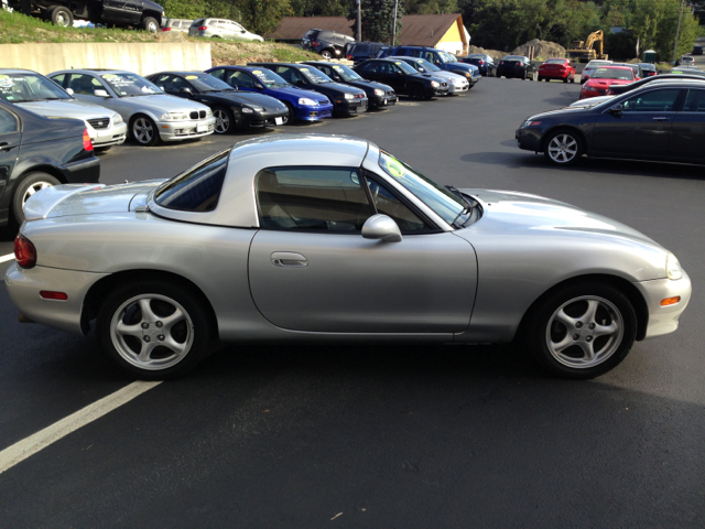 Mazda MX-5 Miata 2001 photo 1
