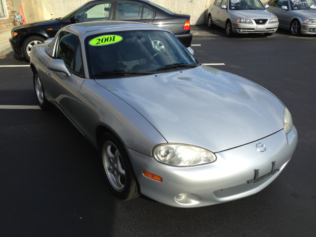 Mazda MX-5 Miata 2001 photo 2
