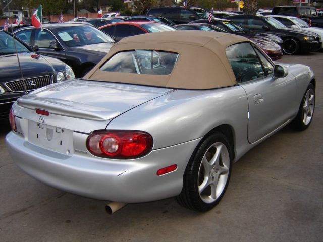 Mazda MX-5 Miata 2001 photo 3