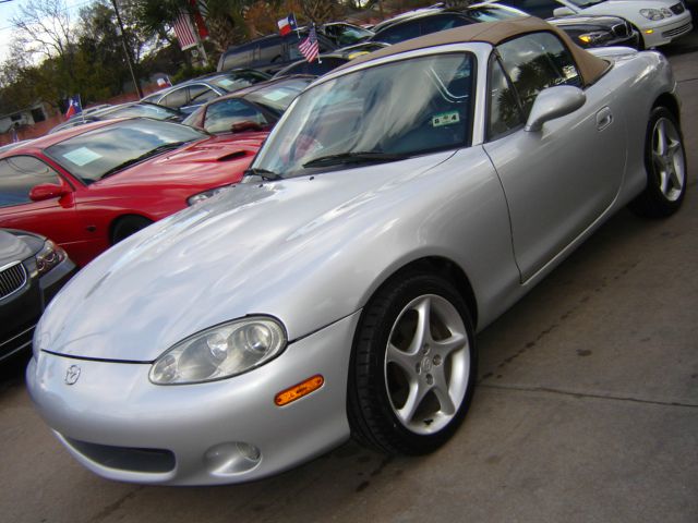 Mazda MX-5 Miata 2001 photo 4