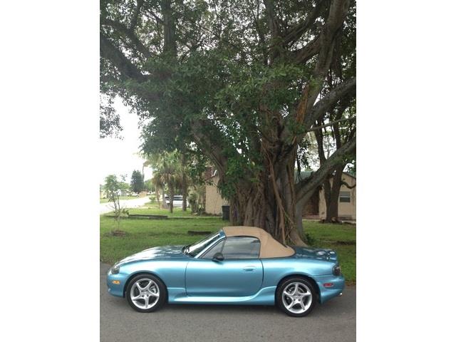 Mazda MX-5 Miata 2001 photo 3