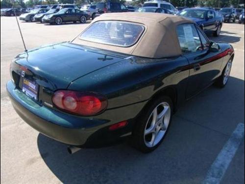 Mazda MX-5 Miata 2002 photo 2