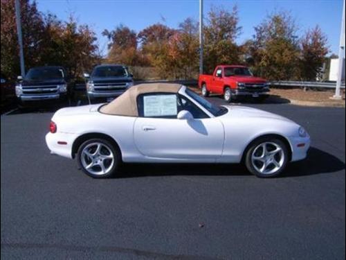 Mazda MX-5 Miata 2002 photo 2