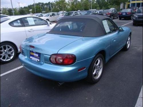 Mazda MX-5 Miata 2002 photo 2