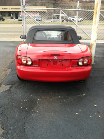 Mazda MX-5 Miata 2002 photo 1