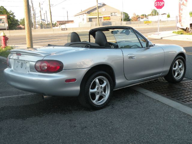 Mazda MX-5 Miata 2002 photo 1
