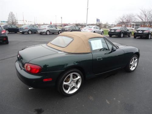 Mazda MX-5 Miata 2002 photo 2