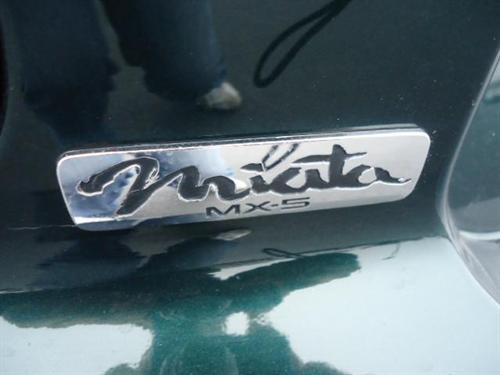 Mazda MX-5 Miata 2002 photo 4